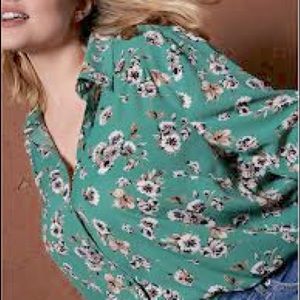Torrid green floral button up nwt
